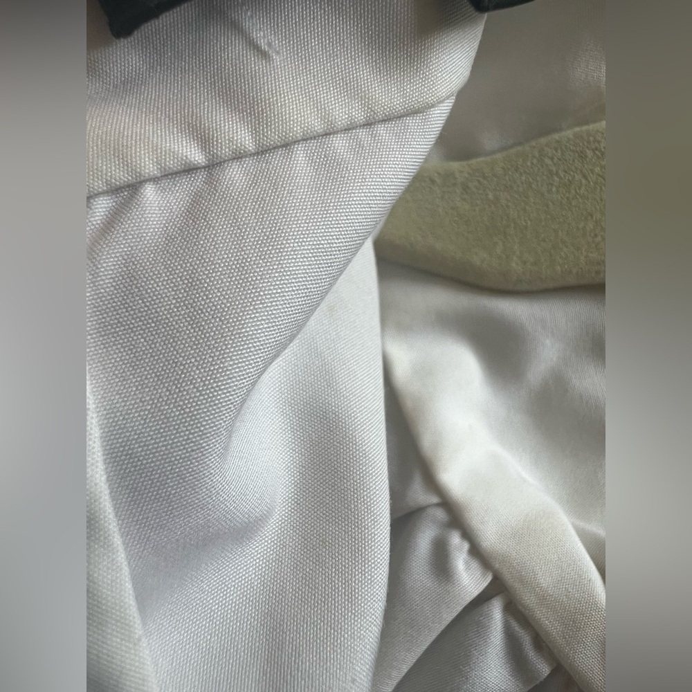 Shanghai Tang Elegant White Ruffle Blouse Size 40 (4) - Picture 7 of 7